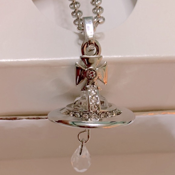 Sold out silver crystal pendant necklace - Picture 6 of 8